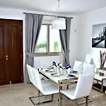 Anastasia Sandy - Heated Private Overflow Pool - Hot Tub - Games - Private Area Villa