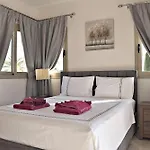 Villa Anastasia Sandy - Heated Private Overflow Pool - Hot Tub - Games - Private Area