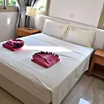 Villa Anastasia Sandy - Heated Private Overflow Pool - Hot Tub - Games - Private Area Polis
