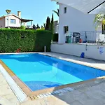 Anastasia Sandy - Heated Private Overflow Pool - Hot Tub - Games - Private Area Villa *