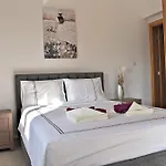 Villa Anastasia Sandy - Heated Private Overflow Pool - Hot Tub - Games - Private Area