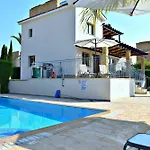 Anastasia Sandy - Heated Private Overflow Pool - Hot Tub - Games - Private Area Villa Polis