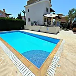 Anastasia Sandy - Heated Private Overflow Pool - Hot Tub - Games - Private Area Villa *