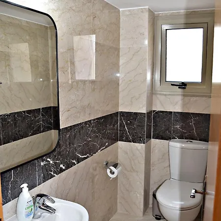 Anastasia Sandy - Heated Private Overflow Pool - Games - Private Area Polis