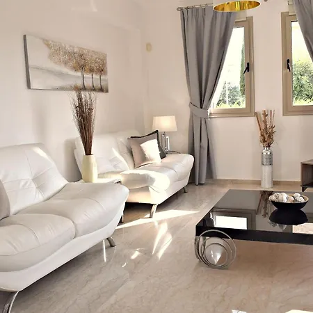 Anastasia Sandy - Heated Private Overflow Pool - Games - Private Area Villa Polis