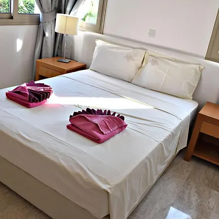 Villa Anastasia Sandy - Heated Private Overflow Pool - Games - Private Area Polis