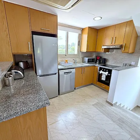 Anastasia Sandy - Heated Private Overflow Pool - Games - Private Area