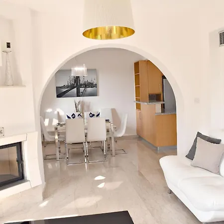 Anastasia Sandy - Heated Private Overflow Pool - Games - Private Area Villa