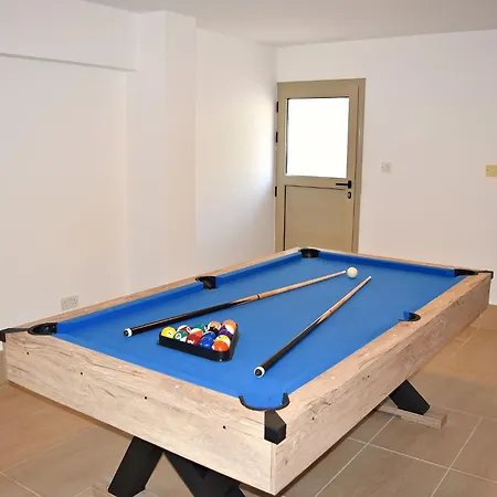 Villa Anastasia Sandy - Heated Private Overflow Pool - Games - Private Area