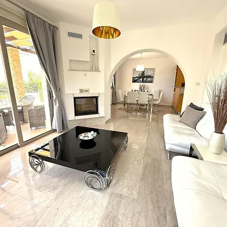 Villa Anastasia Sandy - Heated Private Overflow Pool - Games - Private Area Polis