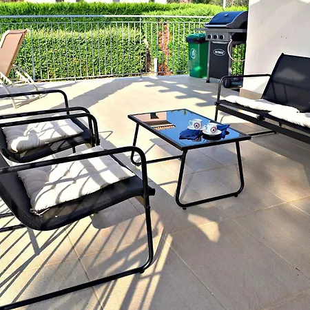 Villa Anastasia Sandy - Heated Private Overflow Pool - Games - Private Area Polis