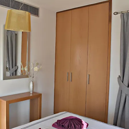 Anastasia Sandy - Heated Private Overflow Pool - Games - Private Area