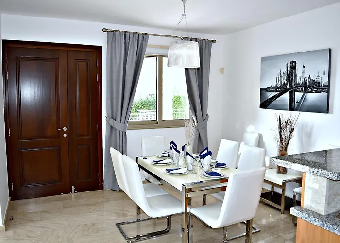 Anastasia Sandy - Heated Private Overflow Pool - Games - Private Area Vila