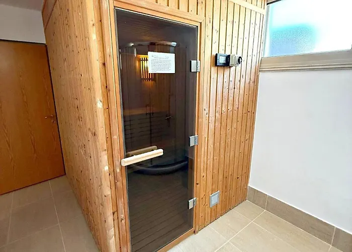 Anastasia Sandy - Heated Private Overflow Pool - Games - Private Area *