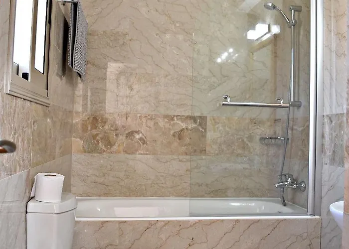 Anastasia Sandy - Heated Private Overflow Pool - Games - Private Area Polis