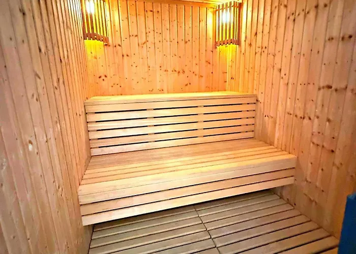 Anastasia Sandy - Heated Private Overflow Pool - Games - Private Area Polis