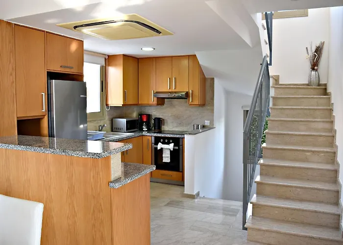 Vila Anastasia Sandy - Heated Private Overflow Pool - Games - Private Area Polis