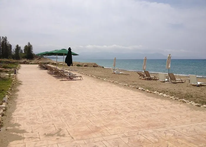 Anastasia Sandy - Heated Private Overflow Pool - Games - Private Area Polis